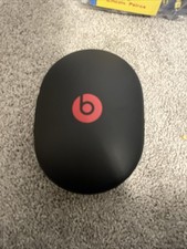 Beats Case W/ Charging Chord NO HEADPHONES 