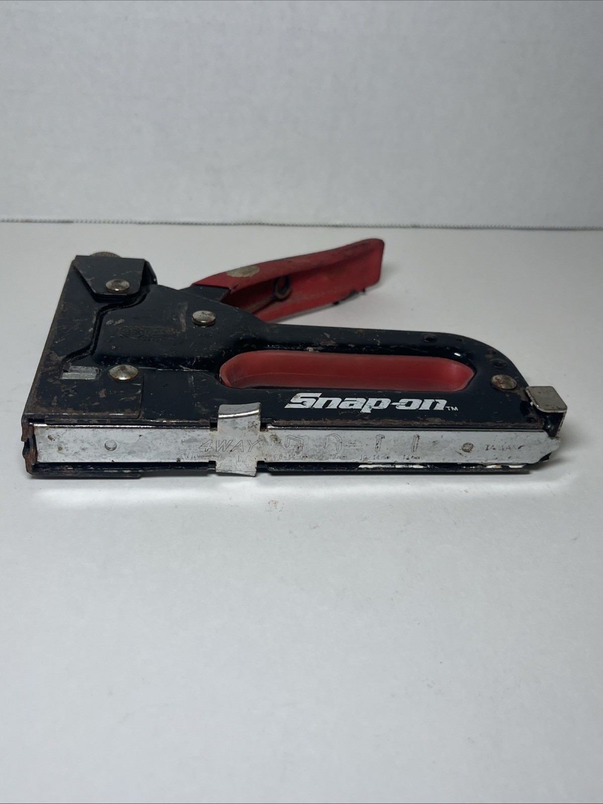 Snap On Handheld 4way Stapler No. 32366 w/ Green 5/16 Flathead Screwdriver SGD6B
