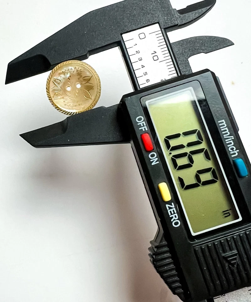 Antique Button Green Sea Snail Shell Engraved Etched Gold Luster Turbo MOP Vtg - Image 4 of 4