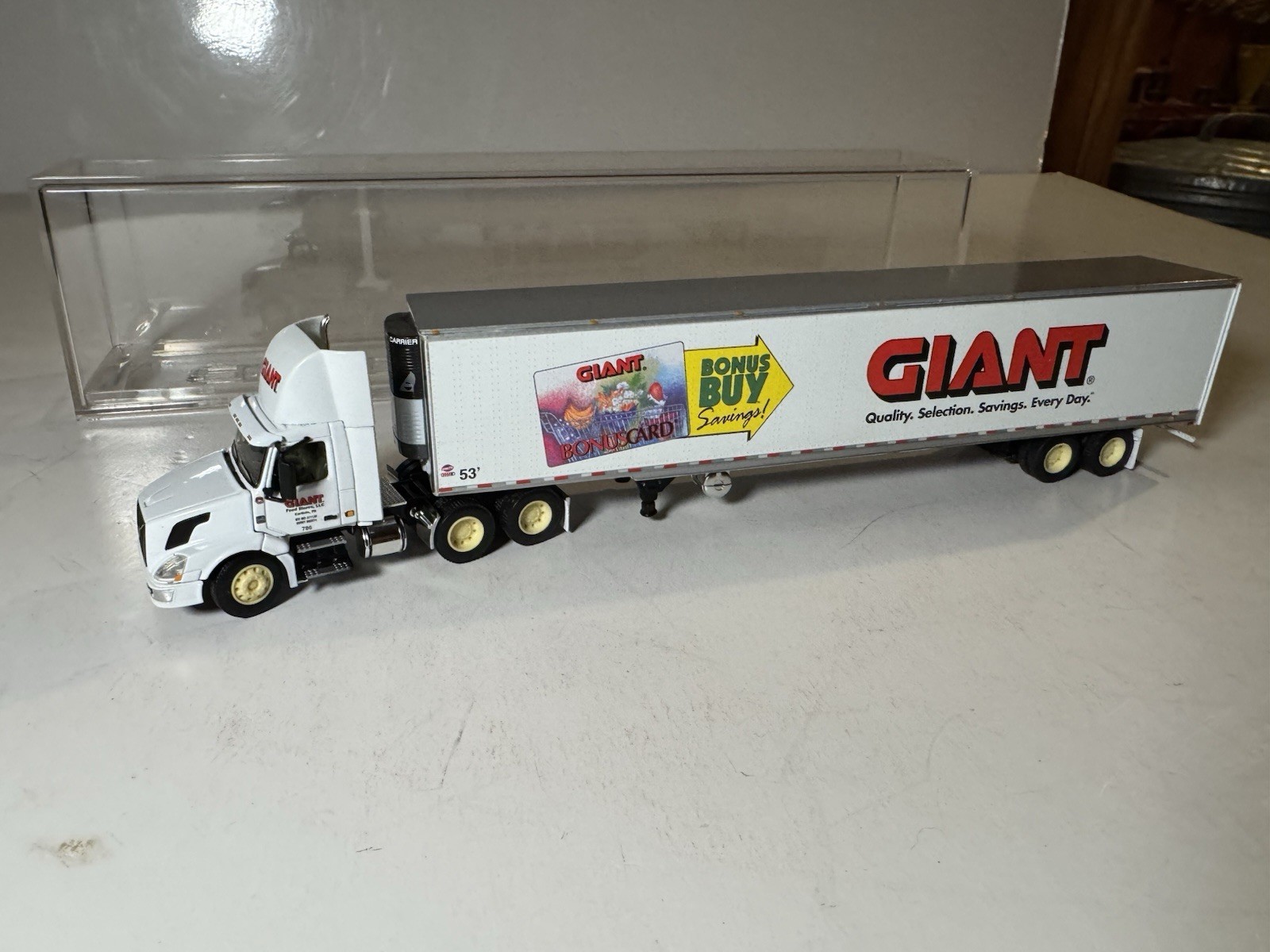 DCP 1/64 scale Diecast Giant Food Stores Volvo tractor Trailer w/ Display Case