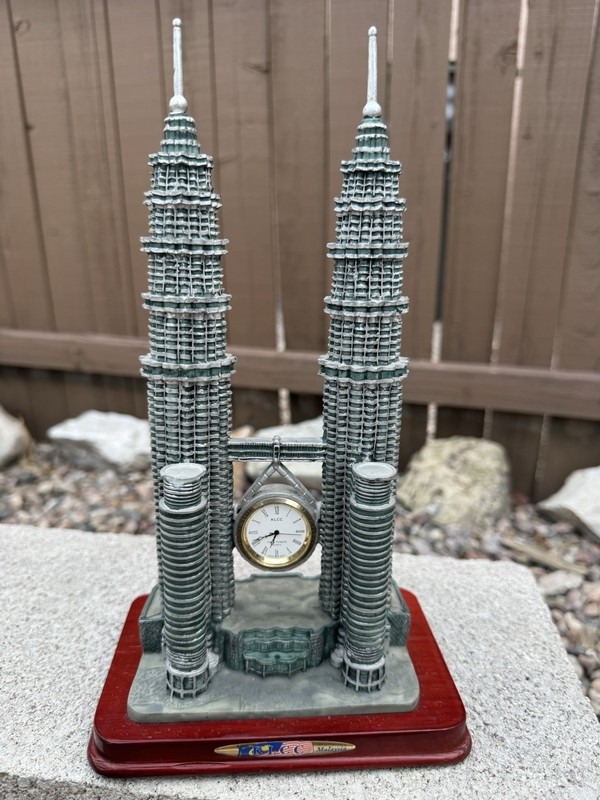 KLCC Malaysia Twin Towers Clock Souvenir Figurine Kuala Lumpur Replica 11”