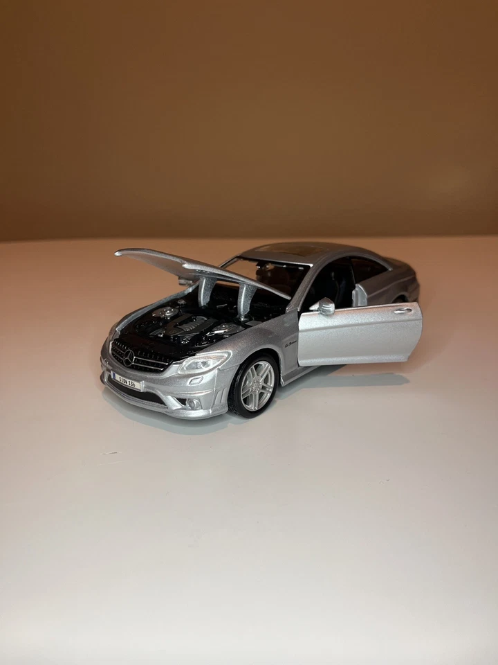 Maisto 1/24 Mercedes-Benz CL63 AMG Coupe 2012 Rare Silver Diecast Model Loose - Image 3 of 4