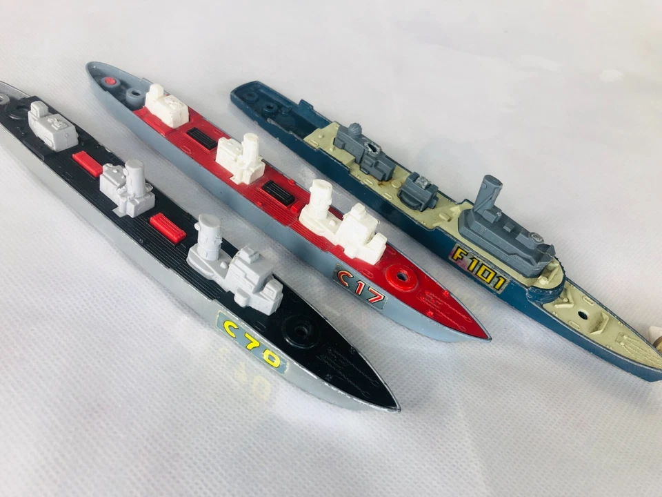 Coche de juguete Sea Kings x3 Matchbox de colección raro barco fundido a presión 1976 dañado Foto 2 de 4