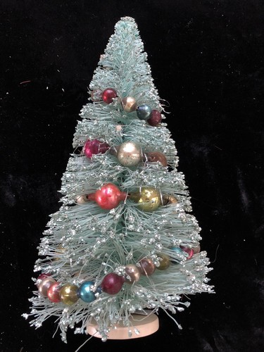 Vintage Mid Century Bottle Brush Aqua Turquoise Christmas Tree Mercury Garland - Picture 2 of 4