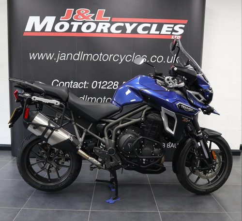 Triumph Tiger Explorer XRX. 2 Owners, Genuine Triumph Metal Side Boxes - Picture 2 of 15