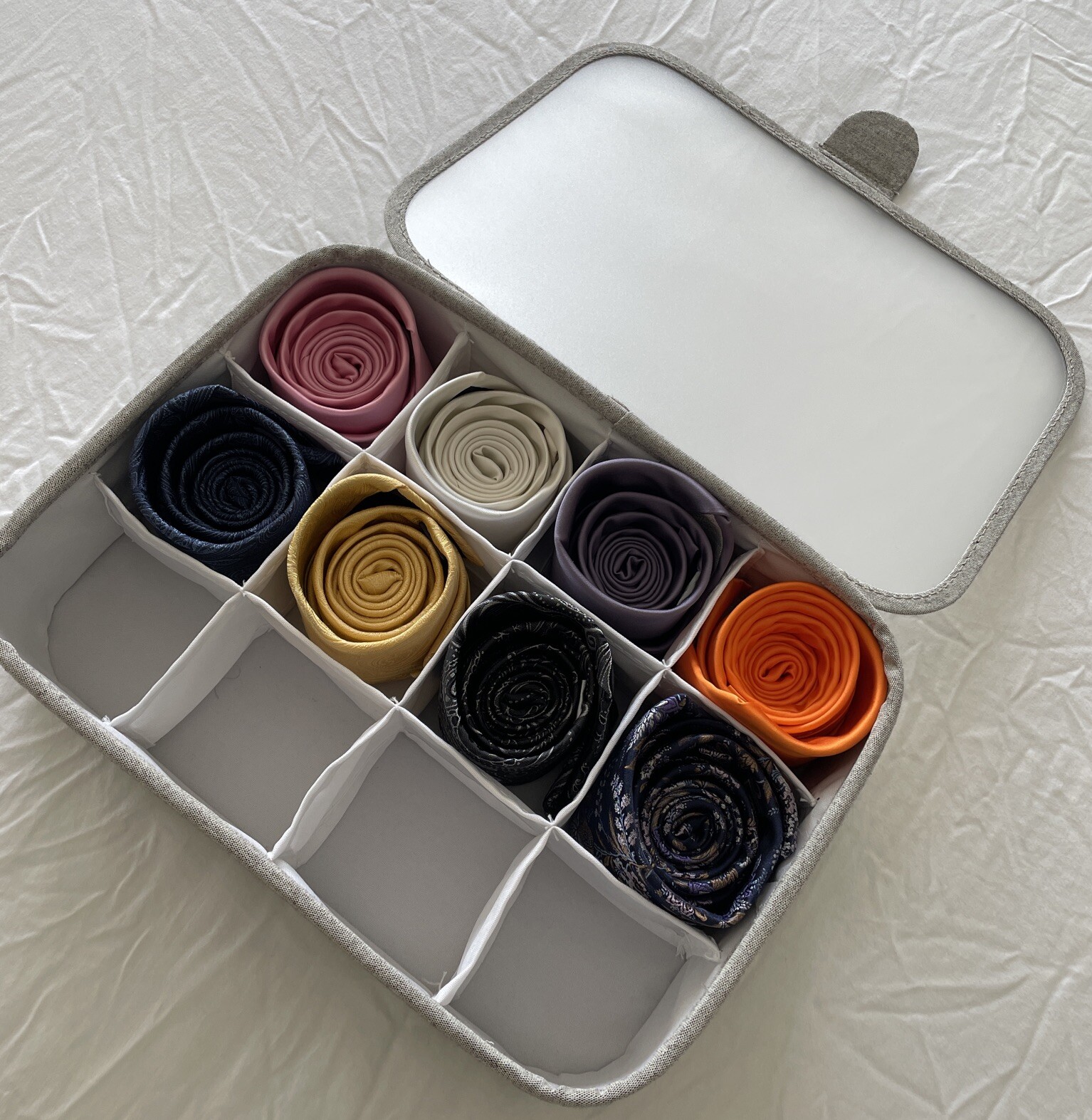 Eight Men's 100% Silk Name Brand Ties Collection … - image 8