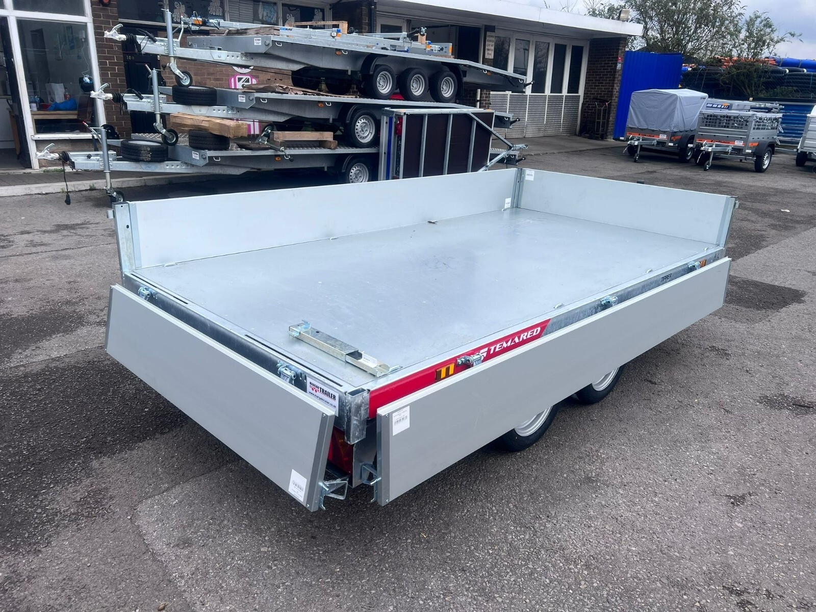 MESH + RAMPS ELECTRIC TIPPING TRAILER TIPPER 2700kg 3m X 1.5m / 10 x 5