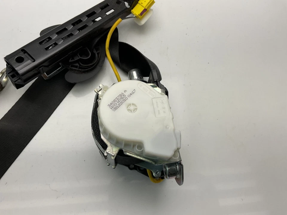 2009 - 2011 Volkswagen Tiguan 5N Left Front LF Driver Side Seat Belt Retractor - Image 4 of 4