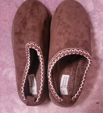 American Exchange Women's Slip-On Brown Faux Suede Slippers Size 6 Braided Trim