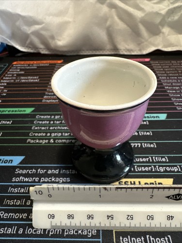 Taza de huevo de cerámica vintage hecha en Inglaterra rosa negro blanco (Den) - Imagen 1 de 4
