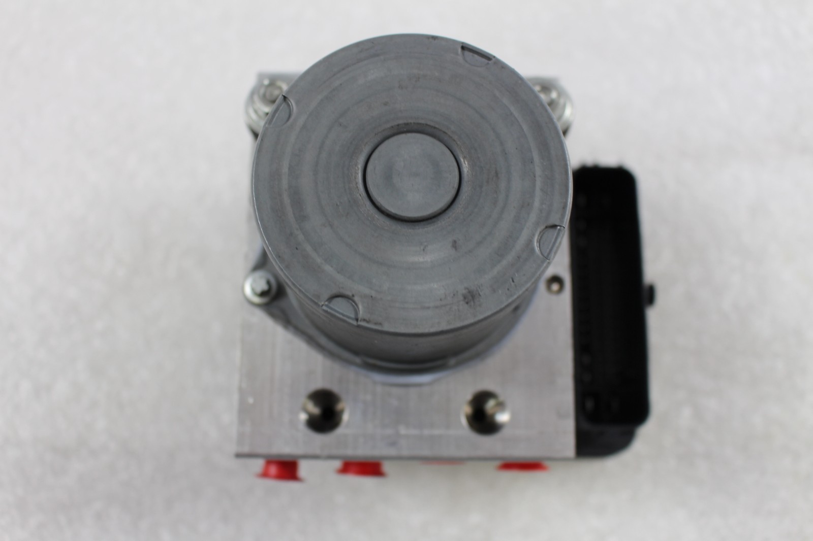 Maserati Ghibli, Anti-Lock Brake Pump, Used, P/N 673005410