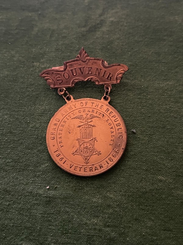 G.A.R.  DEPT  ANNUAL ENCAMPMENT VETERANS  SOUVENIR BADGE