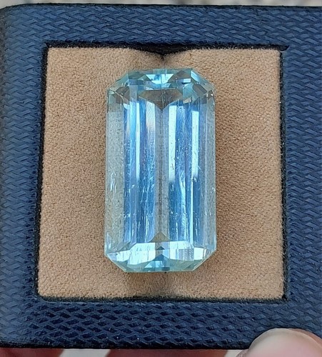 41.80carats Natural Aquamarine Emerald Cut Loose Gemstone From Shigar, Pakistan - Picture 4 of 9