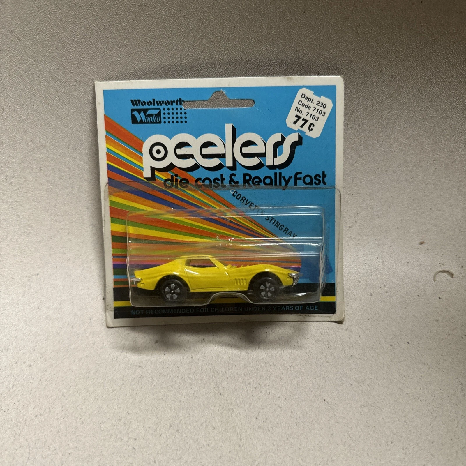 Woolworth Peelers Corvette Stingray 1/64 #7103