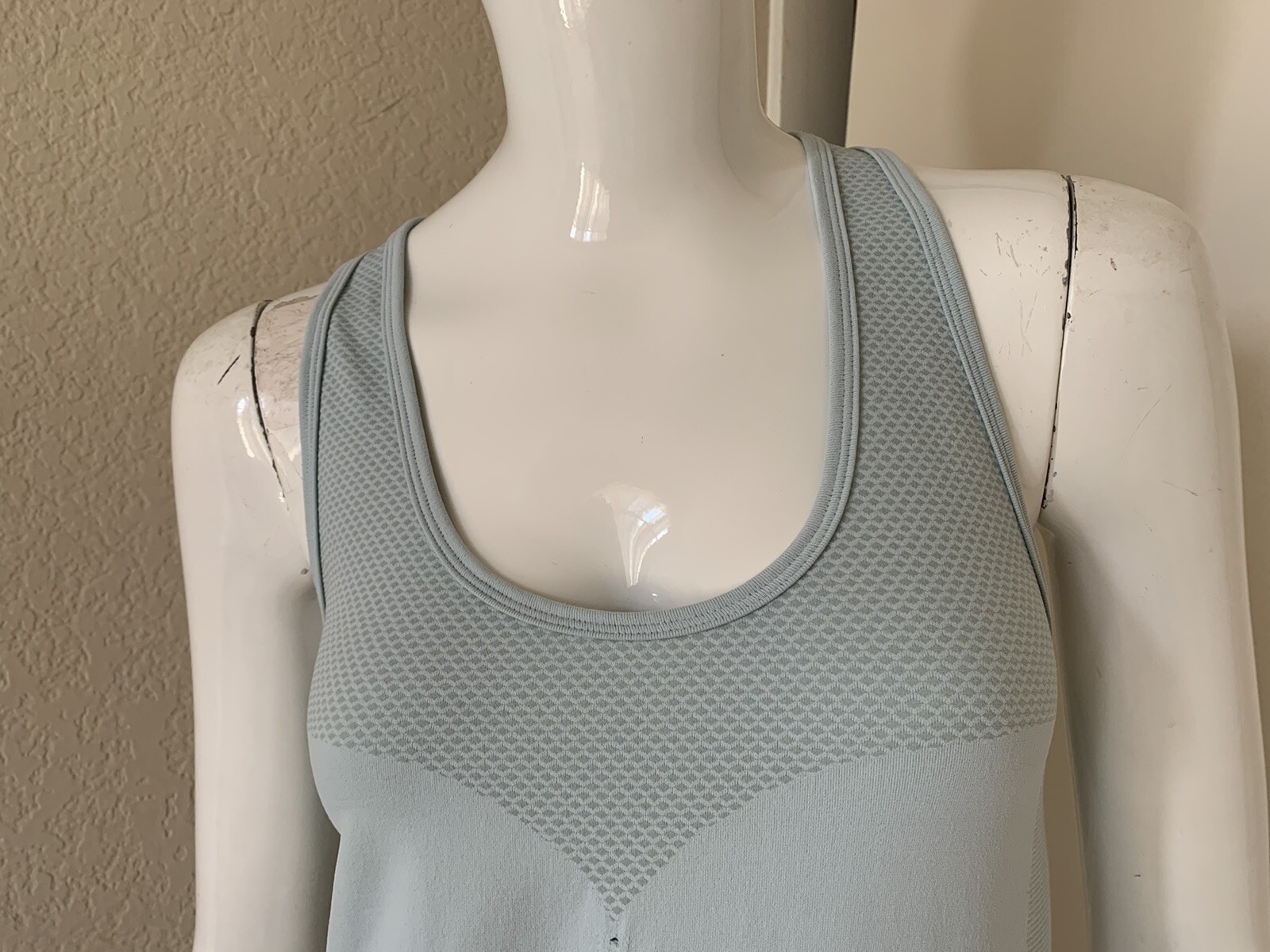 FABLETICS Light Mint Green Seamless Laser Cut Rac… - image 2