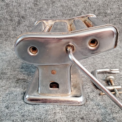 Berarducci Bros LaNuovo Altea Italy Made Pasta Maker FOR PARTS NEEDS CLEANED - Picture 6 of 10