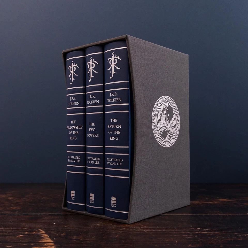 THE LORD OF THE RINGS  Deluxe Illustrated Boxed Set Hardcover - Image 2 of 2