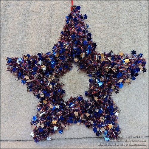 NEW FOURTH 4 OF JULY PATRIOTIC TINSEL STAR RED SILVER & BLUE WALL DOOR DECOR