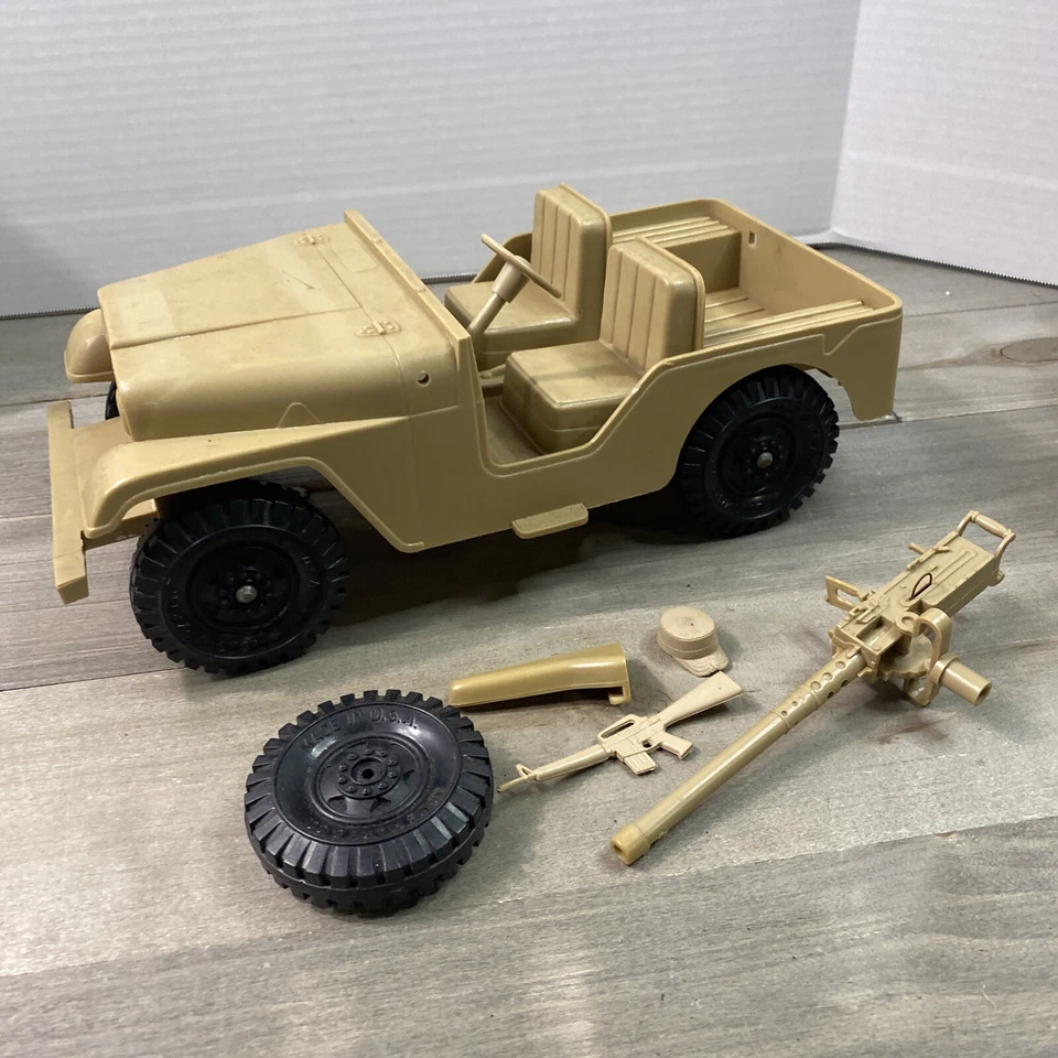 Jeep vintage 1967 Marx Toys Rat Patrol con accesorios LEER Foto 2 de 4