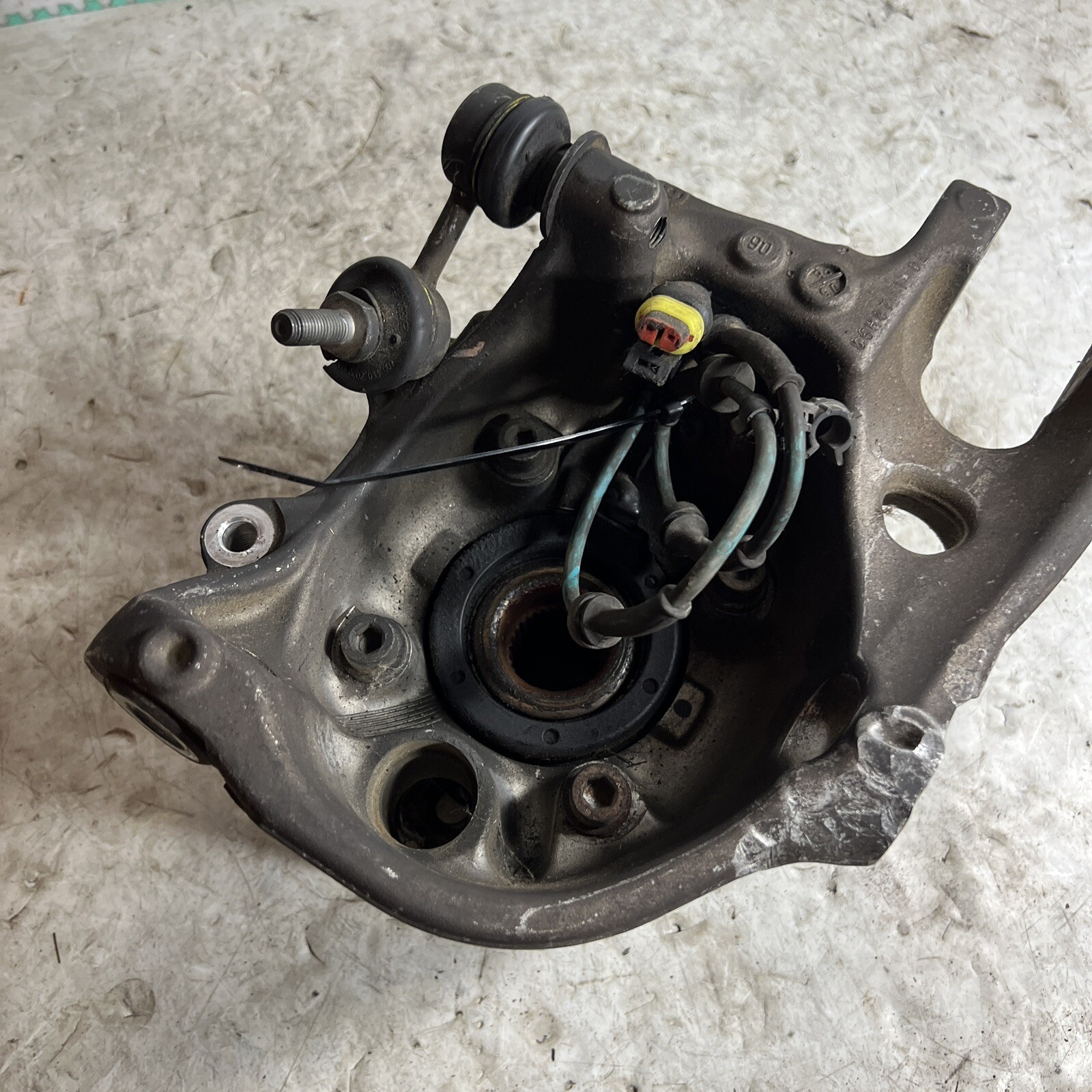 03-08 Maserati Quattroporte Left Rear Suspension Upright Knuckle Spindle M139