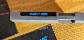 Donkey Kong Arcade Classic NES - 5-screw cart - Book & Sleeve  TESTED Works !! 