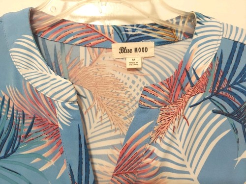 Blue Mood Ladies Size Medium Blue Floral Fronds Short Sleeve Button Front Top - Picture 2 of 8