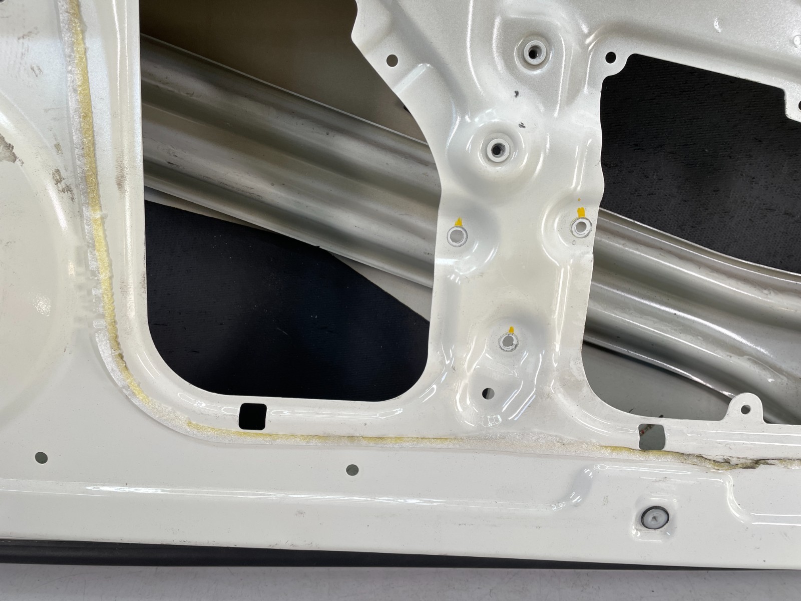 ✅ 13-19 OEM Maserati GT Sport M145 Front Right Passenger Door Shell Panel White*
