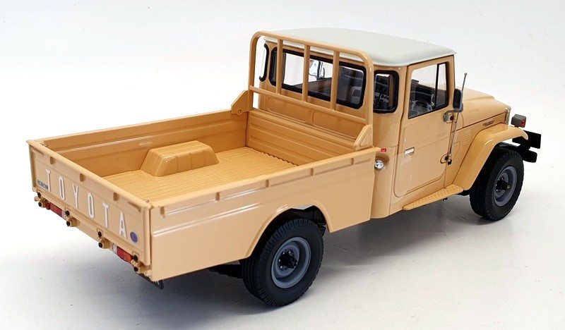 Kyosho 1/18 Scale Diecast 08958BE - 1980 Toyota Land Cruiser 40
