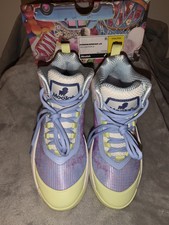 Moolah Youth Basketball Shoes Press Break V2 Size 6Y-7.5Woman Yellow/Purple