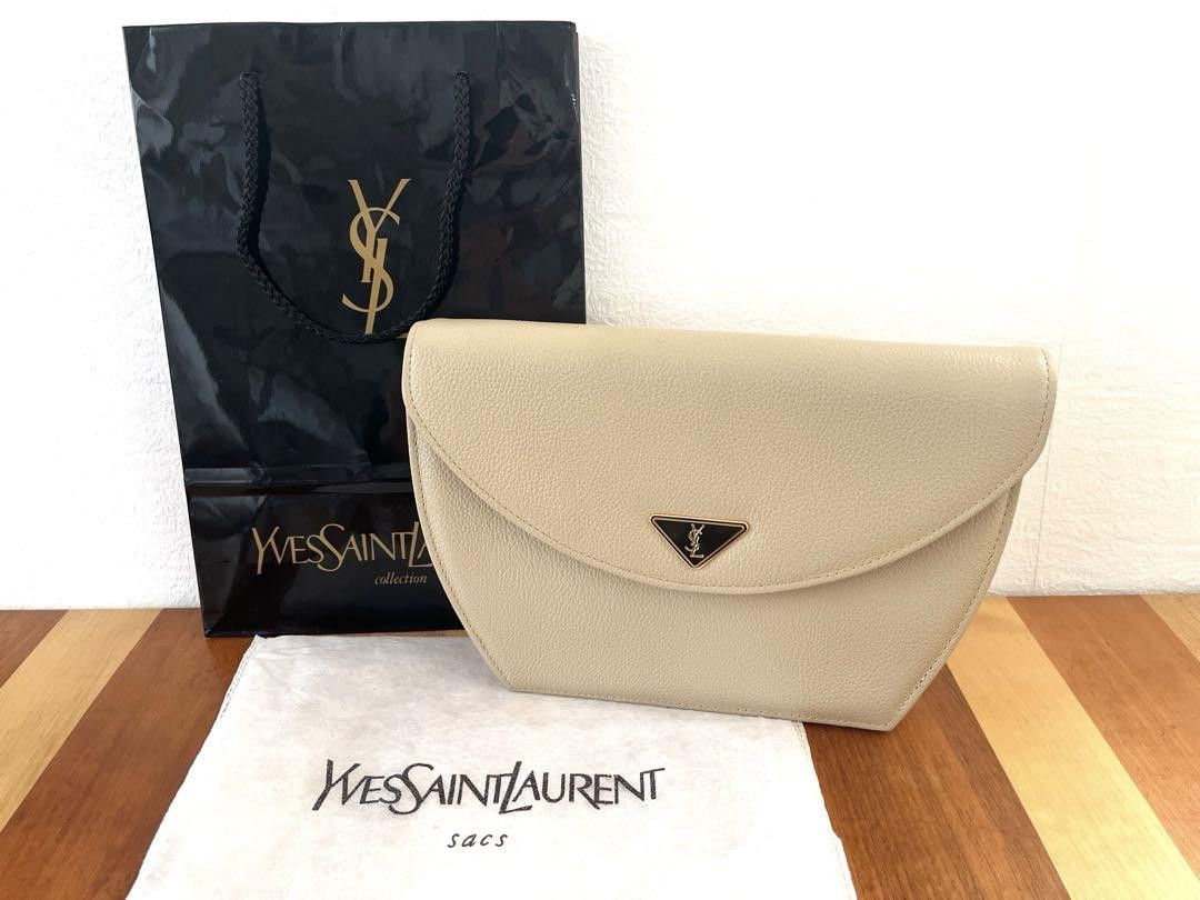[Bellissime condizioni] Borsa a tracolla Yves Saint Laurent con placca logo oro