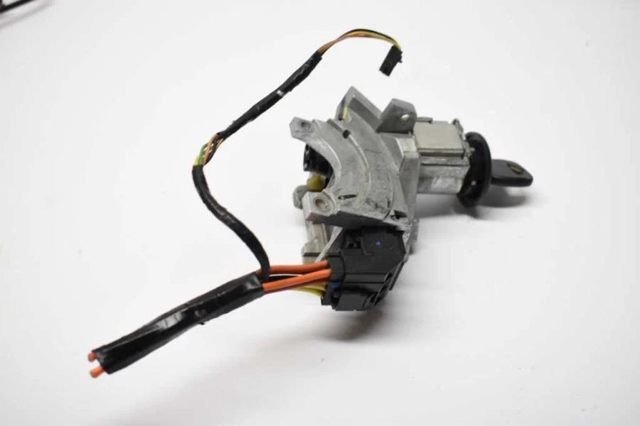 03-06 Conjunto de interruptor de cilindro de encendido de columna electrónica Silverado con llave H4M25 Foto 3 de 4