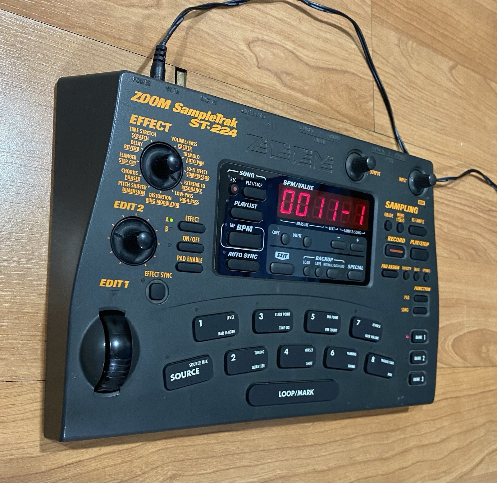 Zoom ST-224 SampleTrak Sampler with Adapter and Smart Media Card