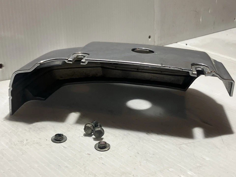 2009 Kawasaki Vulcan Classic 1700 tampa de válvula externa, frente direita (OEM) - Imagem 2 de 4