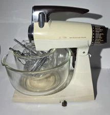 Vintage Sunbeam Mixmaster Cream 12 Speed Stand Mixer 2 Bowls & Beaters Works