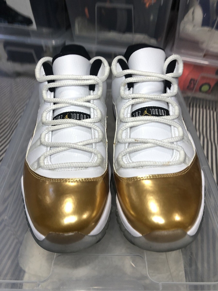 Air Jordan 11 Low ホワイト/ゴールド クロージングセレモニー