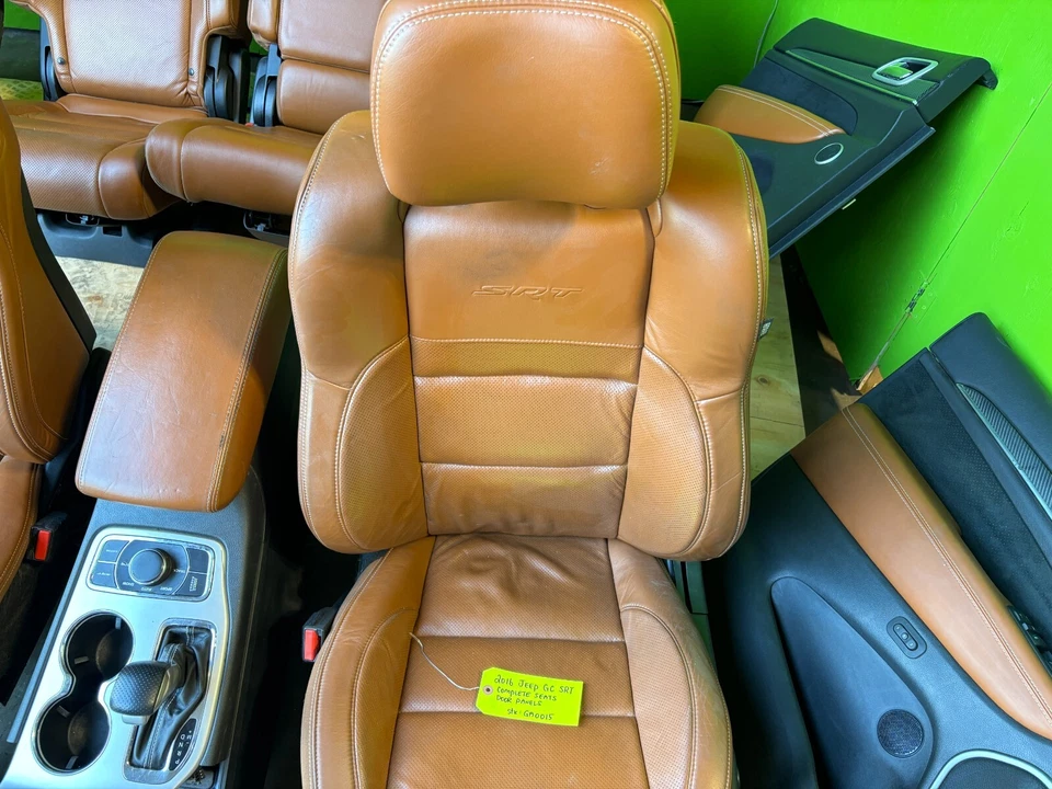 16 JEEP GRAND CHEROKEE SRT WK2 OEM MARRÓN ASIENTOS INTERIORES PANTALLAS PANELES CONSOLA Foto 3 de 4