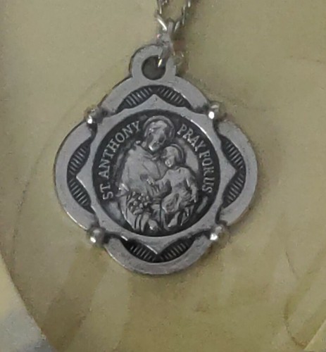 St Anthony Necklace Catholic Religious Necklace Set Of 3 - Picture 2 of 4