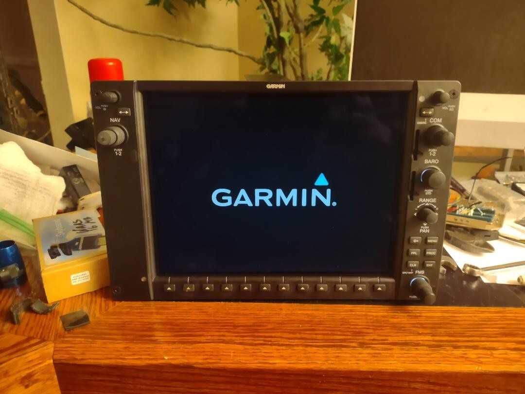 Garmin Display GDU1040A 011-00916-10 Yellow tagged serviceable w/trace