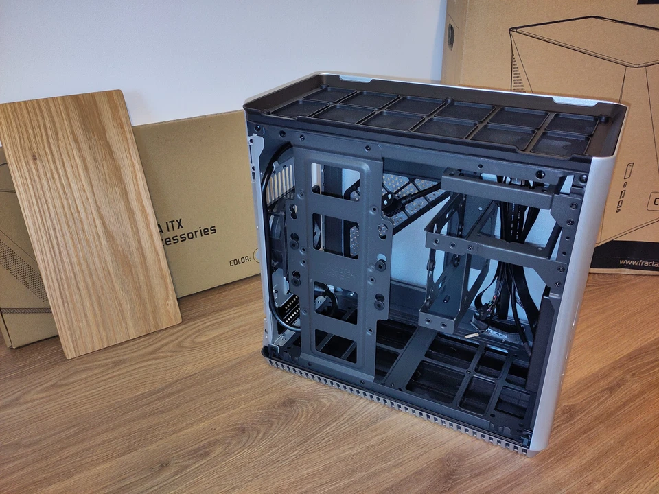 BOITIER FRACTAL DESIGN Era mini-ITX Silver et bois (neuf). - Photo 3/4