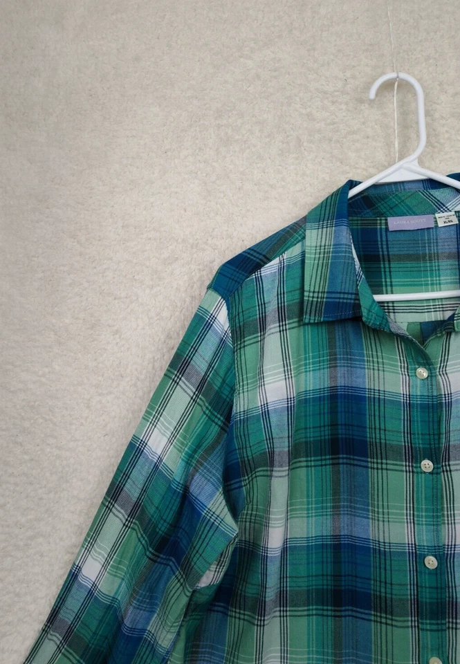 Top de mujer Laura Scott extra grande verde franela a cuadros manga larga abotonada Foto 2 de 4