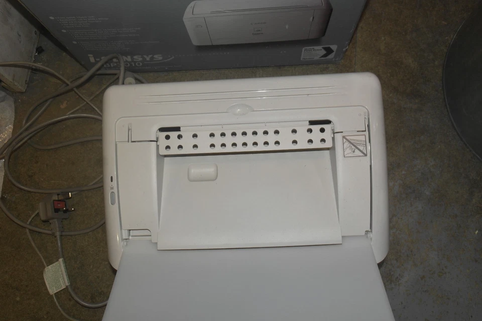 Canon i-SENSYS 3010 Mono Laser Printer +NEW TONER  in own box - Image 3 of 4