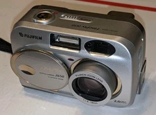 Fujifilm FinePix 2650 Digital Camera 2.0MP Tested And Works Silver No SD Card