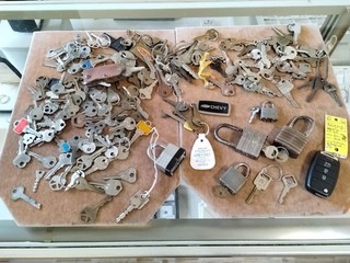 Vtg Key And Padlock Collection LOT #G1