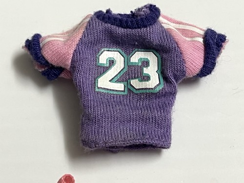 Bratz Doll Class Yasmin Purple & Pink T-Shirt Top And Skirt Outfit 1st Edition - Picture 2 of 12