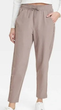 NEW All In Motion Women's Active Light High-Rise Woven Taper Pant Size Medium