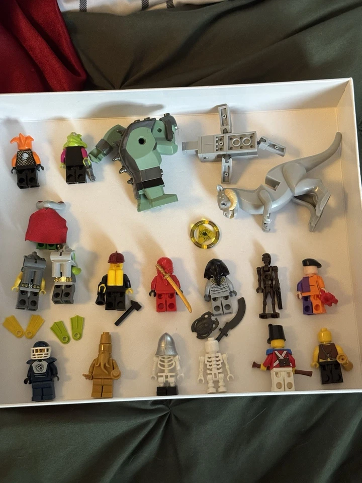 Lote de minifiguras LEGO originales vintage (16 minifiguras y 3 animales) Foto 2 de 4
