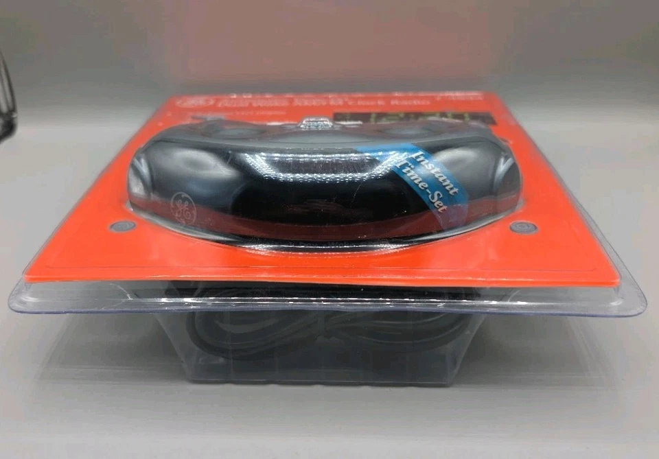 GE Automatic Time-set Dual Wake AM/FM Clock Radio Model 7-4894 (Factory Sealed) - Image 3 of 3