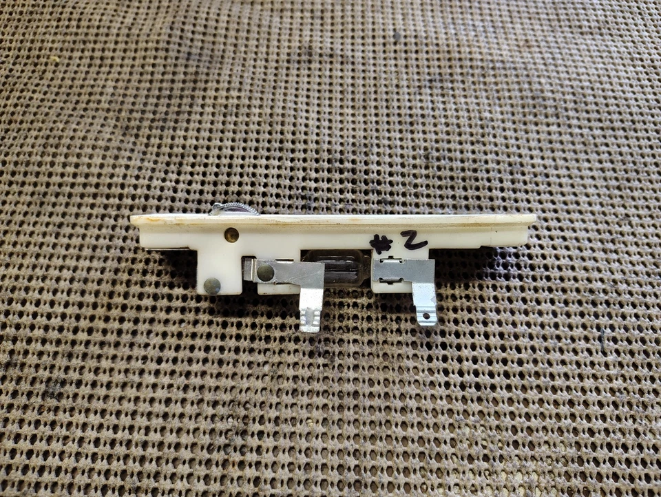 Pontiac Bonneville Catalina 1969 1970 mapa ejecutivo luz de cortesía #2 Foto 2 de 4