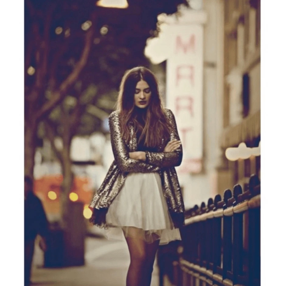 NUEVO CON ETIQUETAS Chaqueta Blazer Free People Oro Deslustrado Lentejuelas Polvo de Estrellas Negro Bolsillos de Encaje Foto 3 de 4