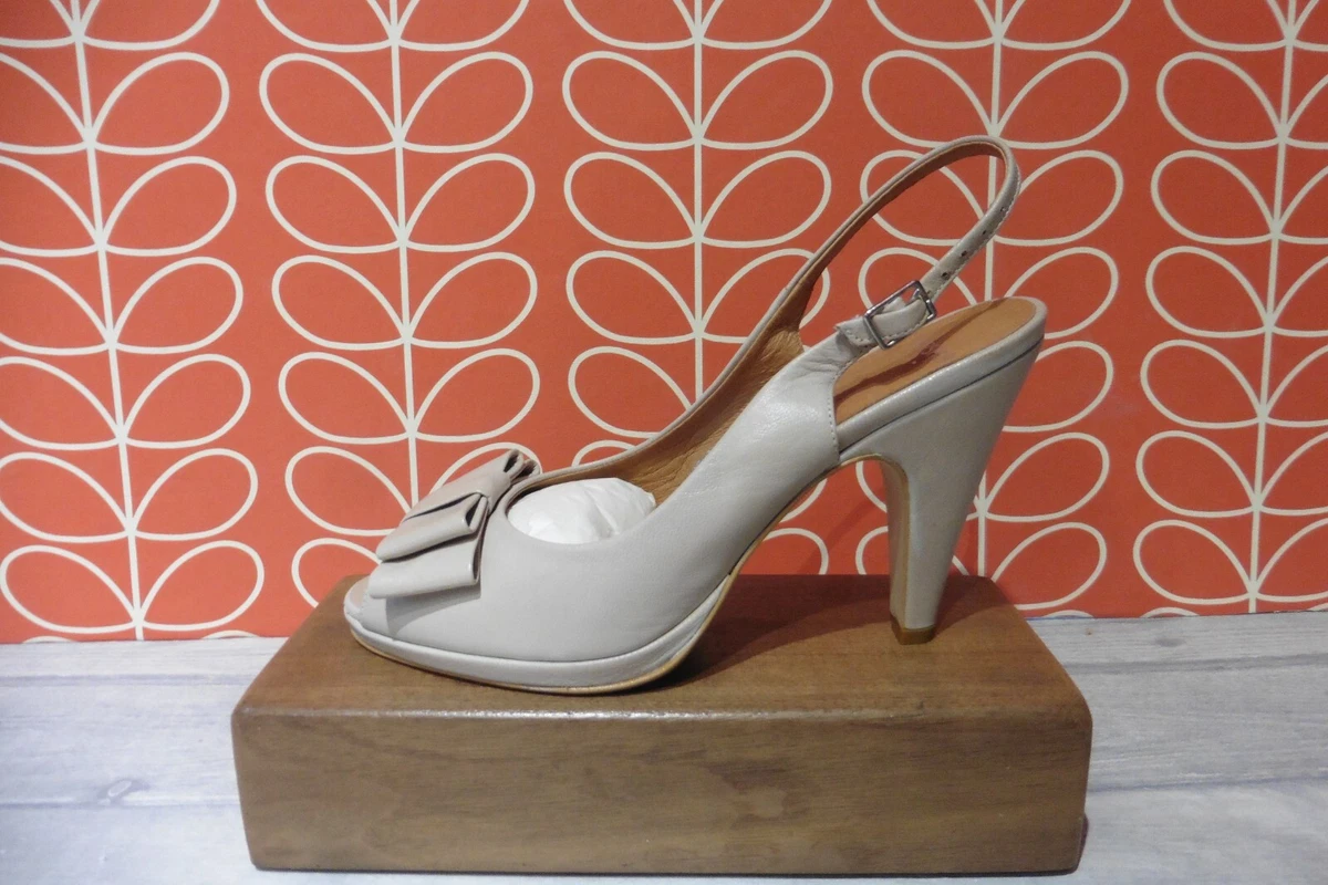 Bow front sandals sale